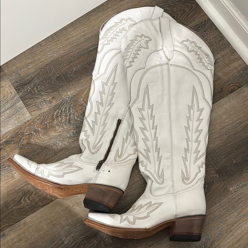 White Heeled Leather Boots with Western Design
